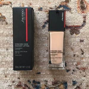 Shiseido synchro skin radiant lifting foundation